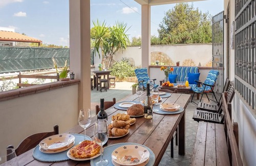 Torre Squillace Casa | Villa Poseidon clima y aparcamiento
