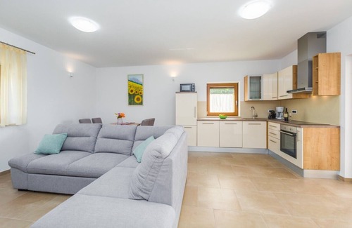 Kringa Villa | Villa Prenci with beautiful garden and private pool in Tinjan
