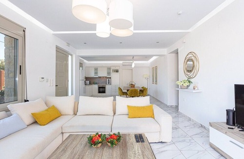 Pagkalochori Villa | Villa Prima - With Private Heated Pool