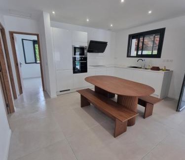 Saint-Series Villa | Villa privée 3 chambres avec piscine
