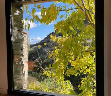 Patones de Arriba Chalet De Esquí | Villa privada y piscina salina y chimenea colgante