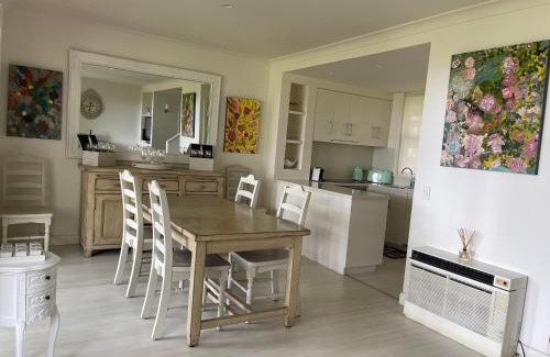 Pokolbin Villa | Villa Provincial, Cypress Lakes Resort, Two Bedrooms both with Private Ensuites