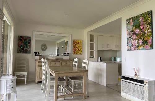 Pokolbin Villa | Villa Provincial, Cypress Lakes Resort, Two Bedrooms both with Private Ensuites