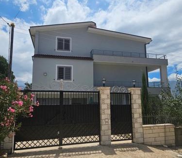 Tragjas Villa | Villa Pulo
