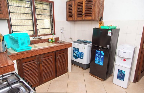Diani Beach Villa | Villa Pundamilia, Private Pool, Free Wifi, Secure