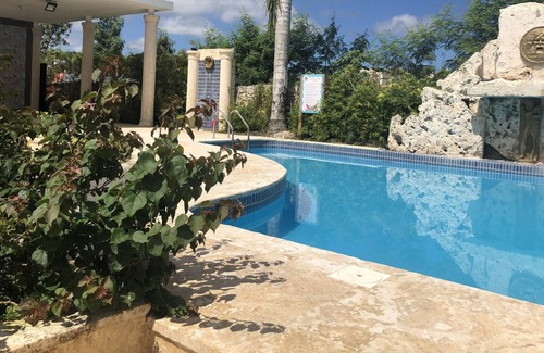 Veron Casa | Villa Punta Cana residencia segura con piscina