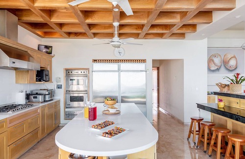 Puerto Juárez Villa | Villa Sam - 6 BR Beachfront Villa, Cancun