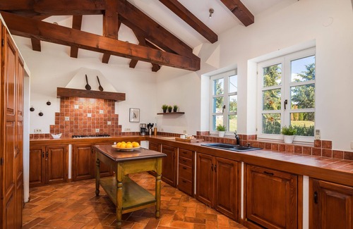 Makovci Villa | 20% de descuento - Hermosa villa con piscina privada - 6. 9. hasta 17. 10. 2019