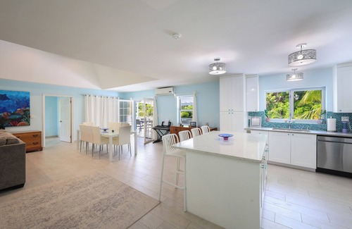 Leeward Settlement Villa | Villa Pure Serenity - Near Grace Bay Beach - Newly Remodelled