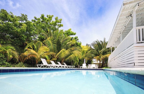 Leeward Settlement Villa | Villa Pure Serenity - Near Grace Bay Beach - Newly Remodelled