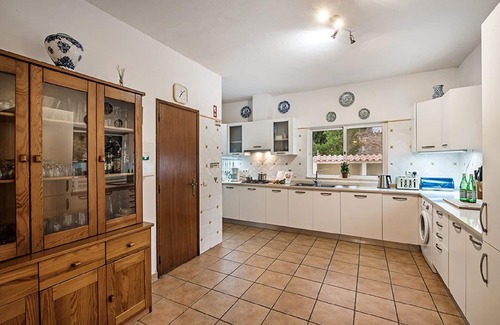 Monte Raposo Villa | Villa Quina~Heated Pool*~ Fibre Wi-fi - 8 + 4 cots - Booking 2026 & 2027 NOW