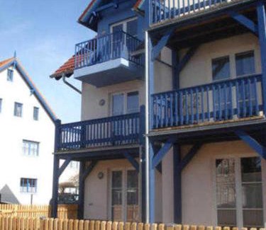 Seeheilbad Graal-Muritz Apartamento | Villa Quisisana in der Kurstraße EG