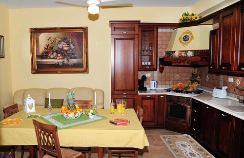 Agrigento Villa | Villa Radiosa fenced pool,air-con,wi-fi,13 pax, toys,BBQ,close to beaches & town