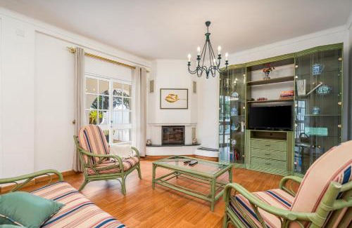Porches Villa | Villa Raposo