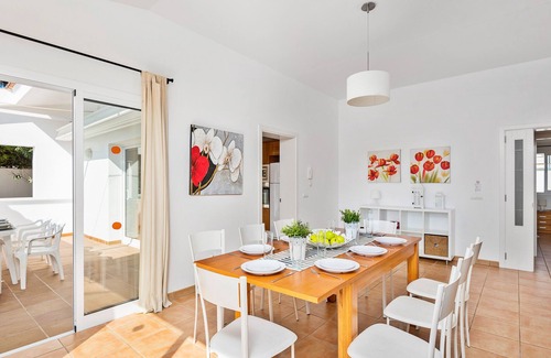 Cala'n Bosch Villa | Villa Raquel con piscina privada, WIFI, 600 M de la playa, AC y BBQ