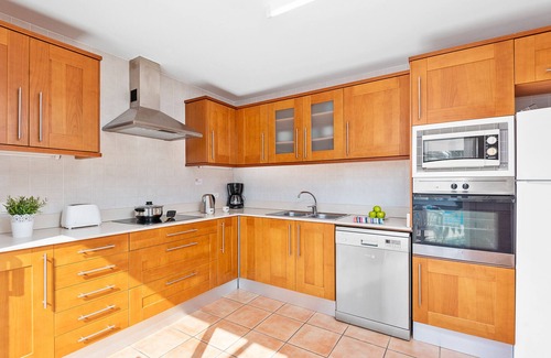 Cala'n Bosch Villa | Villa Raquel con piscina privada, WIFI, 600 M de la playa, AC y BBQ