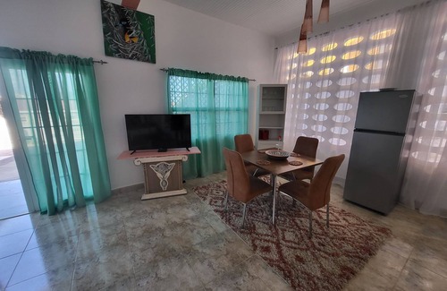 Marie Pampoen Apartamento | Villa Raven`s Paradise (Rosado)