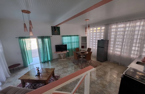 Marie Pampoen Apartamento | Villa Raven`s Paradise (Rosado)