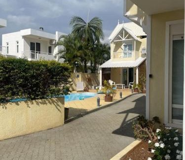 Flic-en-Flac Villa | Villa Ray Manta 3-Bedroom 5mins Walk to Beach - LB1