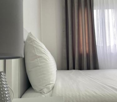 Permet Casa | Villa Red Rose