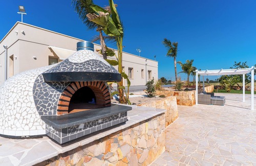 Nardo Villa | Villa Red Wind by BarbarHouse