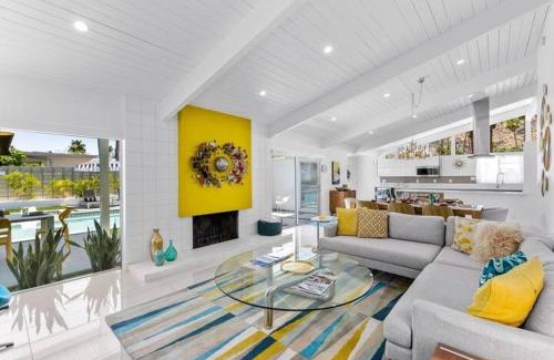 Vista Las Palmas Villa | Villa Reel Paradise - Mid Century House