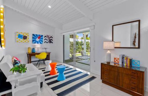 Vista Las Palmas Villa | Villa Reel Paradise - Mid Century House