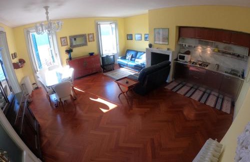 Fiumelatte Apartamento | Villa Reginella