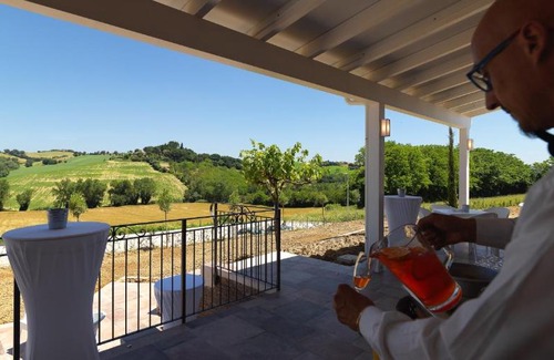 Ripe Cama Y Desayuno | villa Resort Tre Castelli