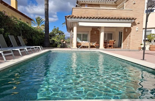 Reus Villa | Villa Reus: Port Aventura, Golf y Costa Dorada