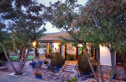 Ardales Villa | VILLA REY, EN ARDALES CON PISCINA Y TENIS, A 7 KMS DEL CAMINITO DEL REY