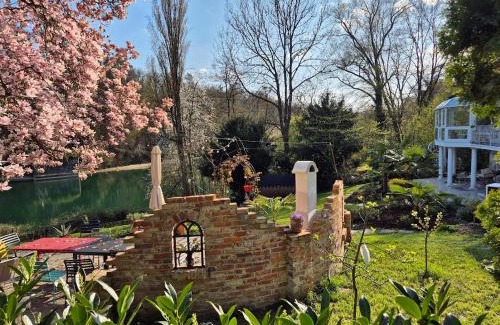 Hohentengen am Hochrhein Villa | Villa Rheinblick - Riverside Gem near Zurich