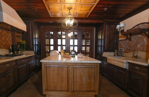 Slatine Villa | Villa Richi, villa de lujo única con entrada privada a la playa y piscina cubierta.