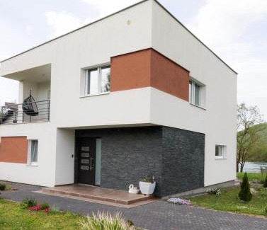 Bihac Villa | Villa Rio Verde