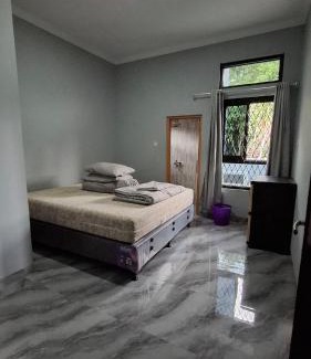 Cisarua Villa | Villa Rizqia