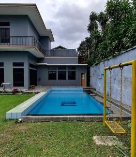 Cisarua Villa | Villa Rizqia