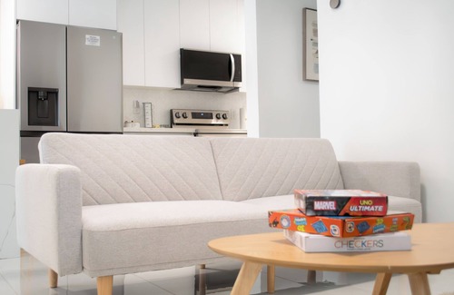 Northeast Coconut Grove Casa | Villa Roads 2/2 King Bed, Laundry Coral Gables, Brickell, Little Havana, Airport