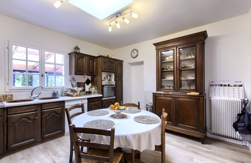 Saint-Aubin-de-Medoc Villa | Villa 'Rodolphe 4' with Private Pool, Private Terrace and Wi-Fi