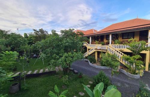 Kampot Hotel | Villa Romduol