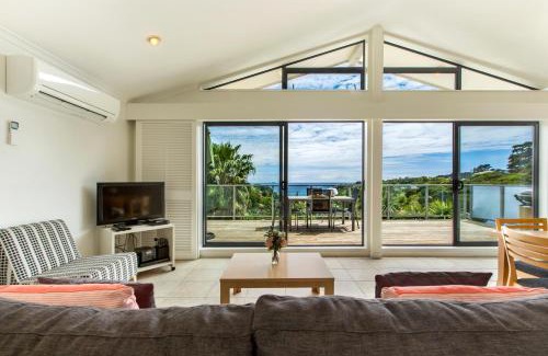 Waiheke Island Villa | Villa Rosa at Palm Beach by Waiheke Unlimited