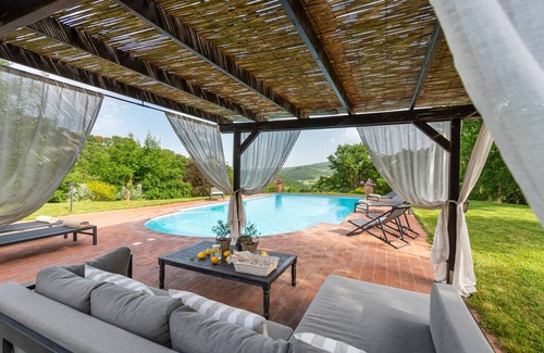 Todi Villa | Villa Rosaspina desde 1700. Piscina privada, aire acondicionado, jacuzzi, DSL / Wi-Fi