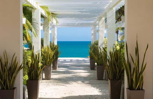 El Palmar Villa | Villa Rossana by Acomodo