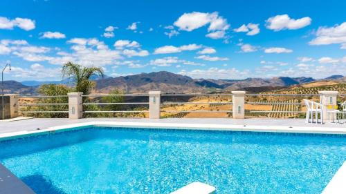 Alora Casa | Villa Rural el Mirador Álora by Ruralidays