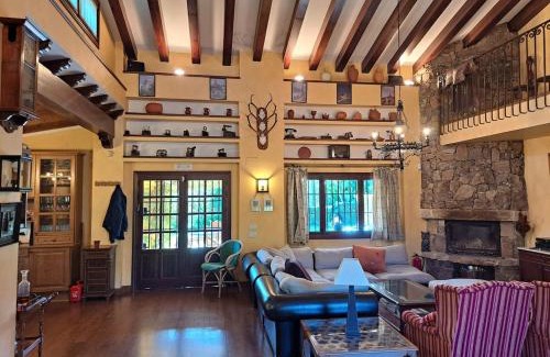 Ojen Chalet De Esquí | Villa Rural en Ojén