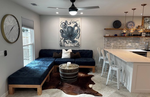 Gulf Breeze Villa | Villa Saffron Private Vacation for 2 Last Minute Special