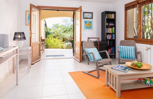 Pinar del Advocat Villa | Villa Safran Relájate en una casa con piscina