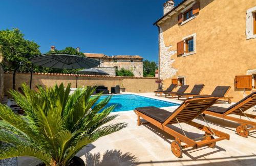 Zminj Villa | Villa Sagri - heated pool