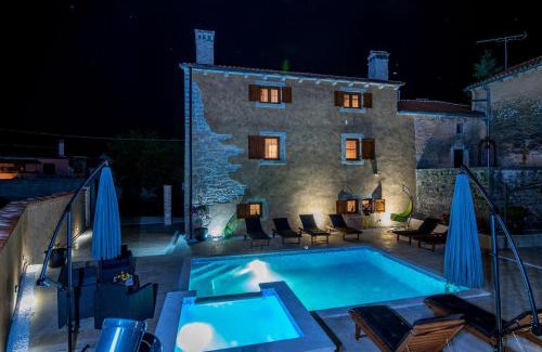 Zminj Villa | Villa Sagri - heated pool