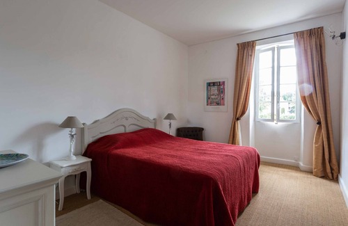 Saint-Etienne-du-Gres Casa | Villa Saint-Étienne-du-Grès, 4 bedrooms, 8 persons