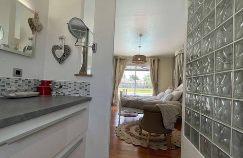 Saint-Vincent-la-Chatre Casa | Casa Sainte-Soulle, 4 dormitorios, 8 personas